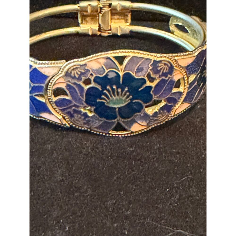 Vintage cloisonné enamel hinged bangle,  traditional Asian-inspired floral 7.5”